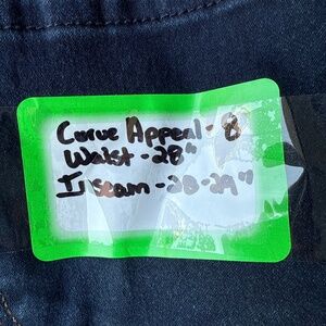 Curve Appeal Cropped - Size 8